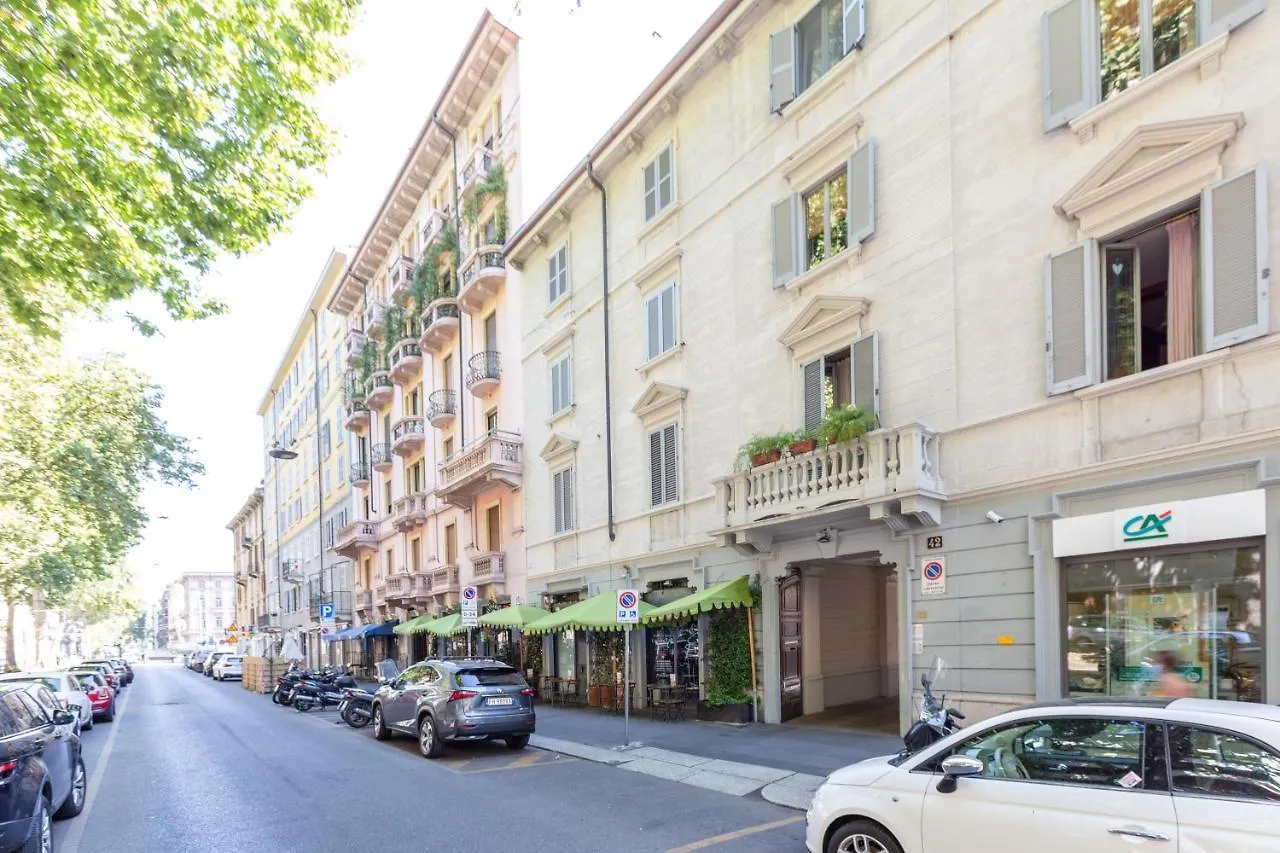 Tricolore Modern And Cozy Apartment Milan