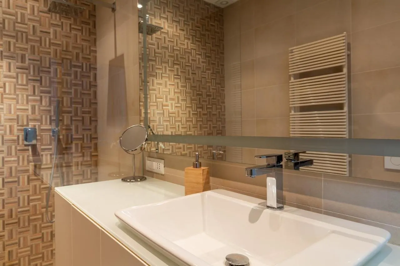 Tricolore Modern And Cozy Apartment Milan