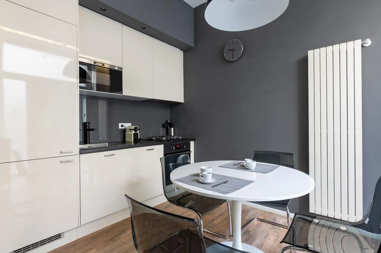 Tricolore Modern And Cozy Apartment Milan