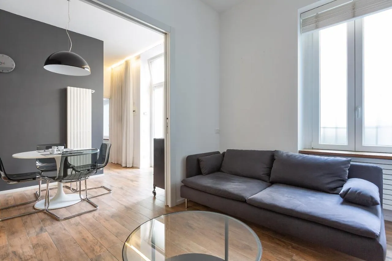 Tricolore Modern And Cozy Apartment Milan