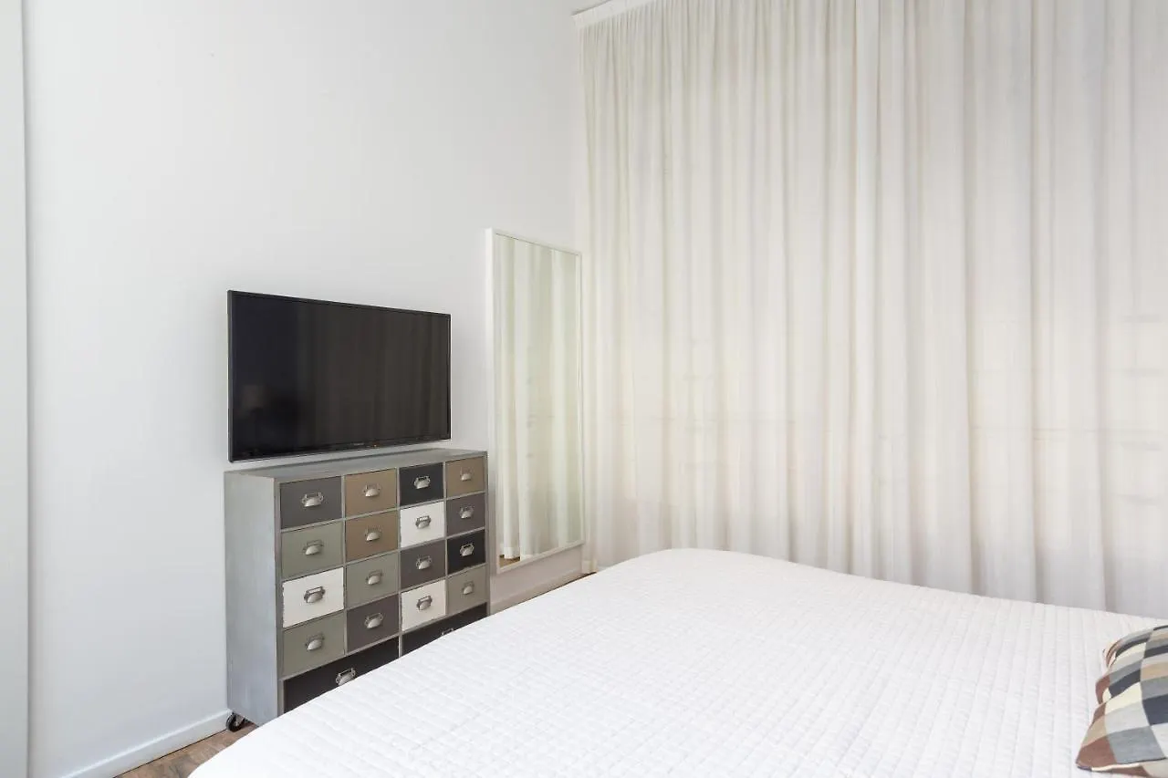 Tricolore Modern And Cozy Apartment Milan